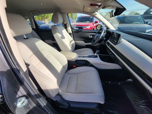 Used 2023 Honda HR-V LX image 12