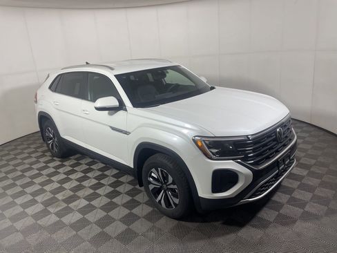 New 2026 Volkswagen Atlas Cross Sport SE image 1