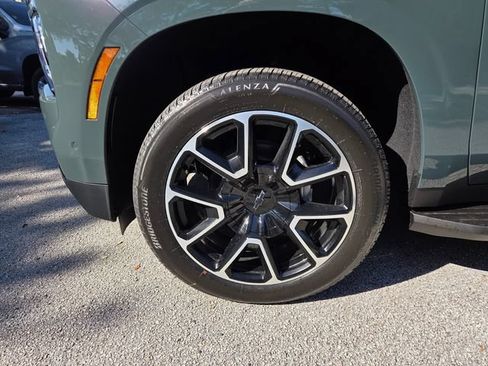 New 2026 Chevrolet Suburban RST w/ Comfort Package AWD/4WD image 13