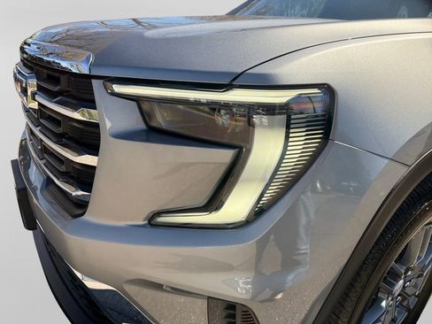 Used 2025 GMC Acadia Elevation image 29