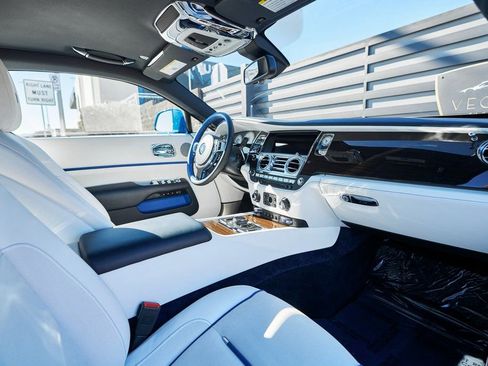 Used 2020 Rolls-Royce Wraith RWD image 38