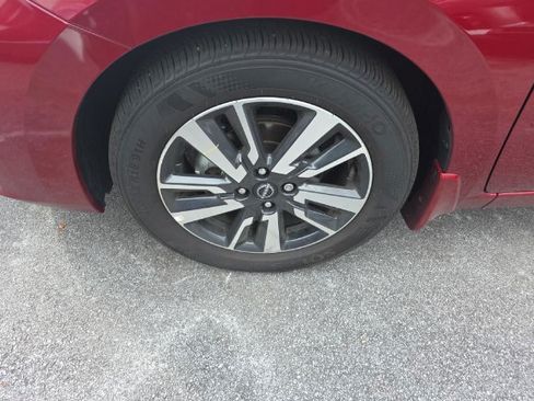 Used 2025 Nissan Versa SV w/ Trunk Package FWD image 8