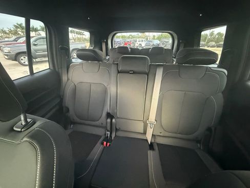 Certified 2025 Jeep Grand Cherokee L Laredo image 25