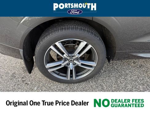 Used 2020 Volvo XC60 T5 Momentum w/ Protection Package image 28