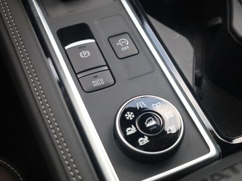 New 2026 Nissan Pathfinder Platinum AWD/4WD image 19