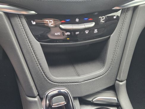 New 2025 Cadillac XT5 Luxury image 14