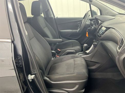 Used 2017 Chevrolet Trax LT w/ LPO, Protection Package image 21