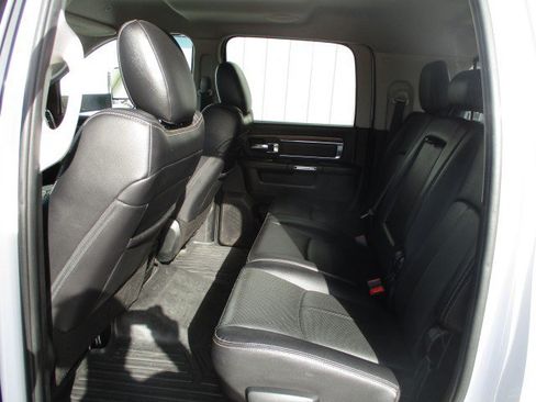 Used 2018 RAM 2500 Laramie w/ Convenience Group AWD/4WD image 9