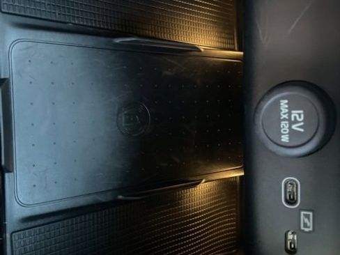 Certified 2023 Volvo XC40 B5 Plus w/ Driver Assist Package image 21