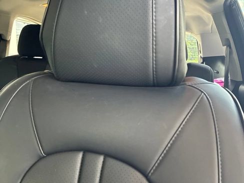 Used 2020 Subaru Ascent Premium w/ Convenience Package AWD/4WD image 5