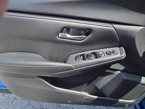 Used 2024 Nissan Sentra SV FWD image 8