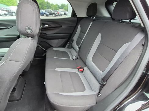 Used 2023 Chevrolet TrailBlazer LT FWD image 7
