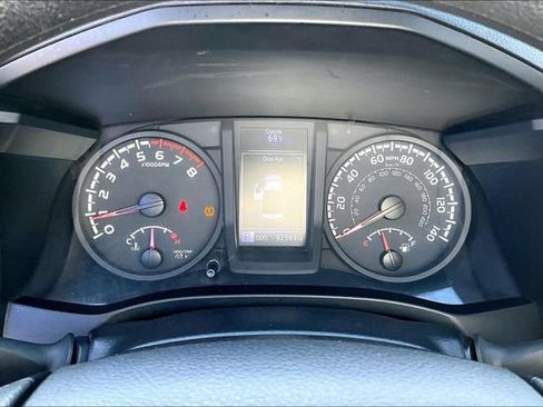 Used 2021 Toyota Tacoma SR AWD/4WD image 15