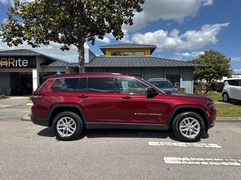 Used 2024 Jeep Grand Cherokee L Laredo RWD image 8