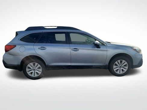 Used 2019 Subaru Outback 2.5i Premium image 8