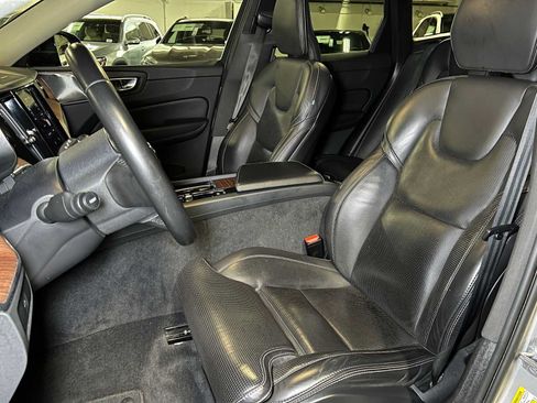 Used 2023 Volvo XC60 B5 Ultimate AWD/4WD image 25