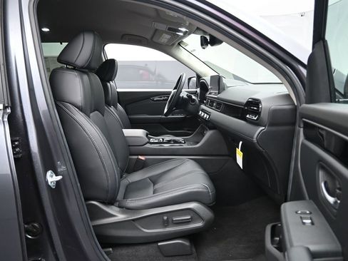 Used 2025 Honda Pilot EX-L image 26