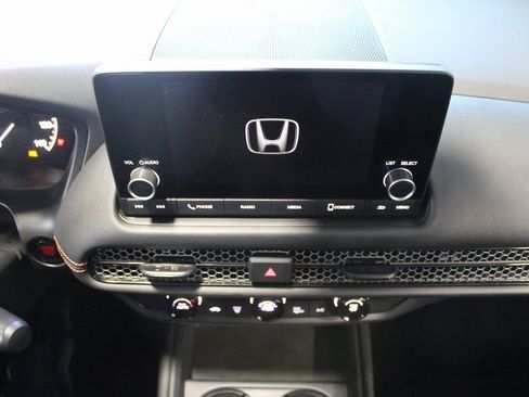 Certified 2025 Honda HR-V Sport image 25