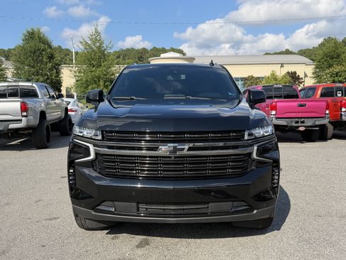 Used 2022 Chevrolet Suburban RST w/ Luxury Package RWD image 3