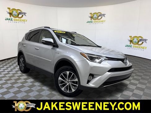 Used 2016 Toyota RAV4 XLE AWD/4WD image 1