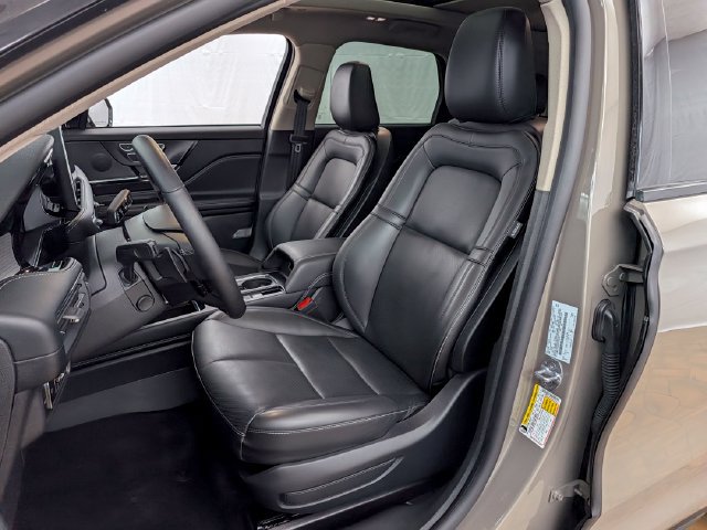 Certified 2025 Lincoln Corsair AWD w/ Equipment Group 101A image 10