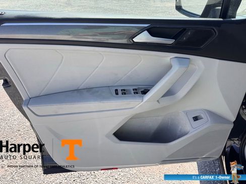 Used 2022 Volkswagen Tiguan SE R-Line image 18