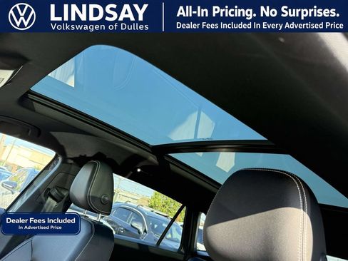 Used 2023 Volkswagen Atlas Cross Sport SEL R-Line AWD/4WD image 16