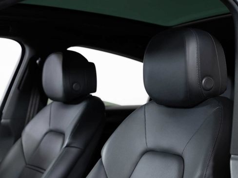 Used 2021 Porsche Cayenne Coupe image 43