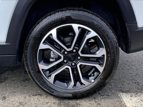 Used 2024 Jeep Compass Limited image 9