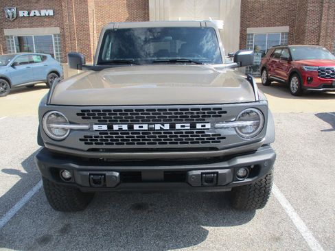 New 2026 Ford Bronco Badlands AWD/4WD image 2