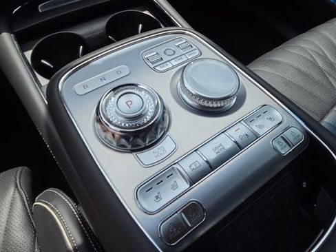 Used 2025 Genesis G90 3.5T AWD/4WD image 21
