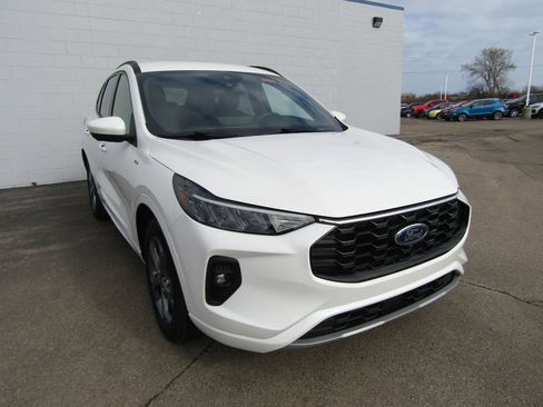 Used 2023 Ford Escape ST-Line Select w/ Tech Pack #2 AWD/4WD image 7