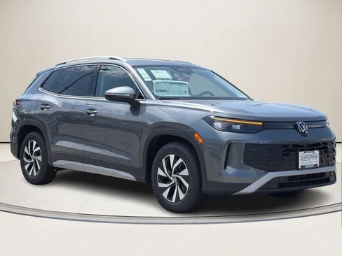 New 2026 Volkswagen Tiguan S FWD image 1