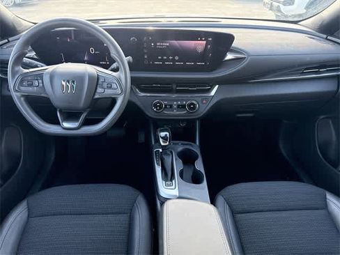 Used 2025 Buick Envista Preferred image 14
