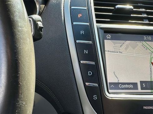 Used 2020 Lincoln Nautilus Reserve image 26