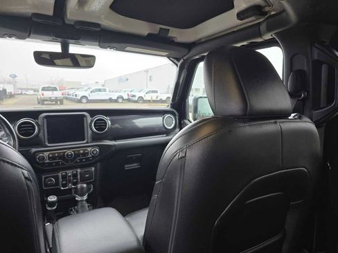 Used 2021 Jeep Wrangler Unlimited Sahara image 14