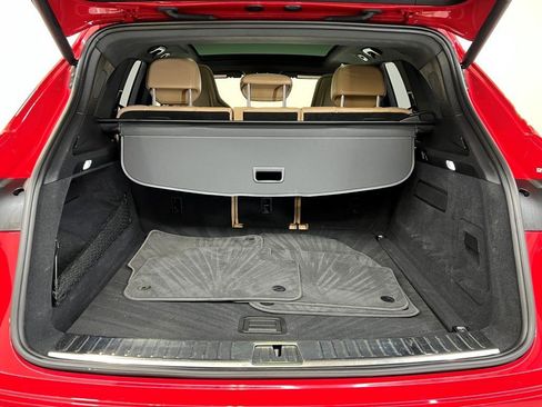 Used 2022 Porsche Cayenne S image 9