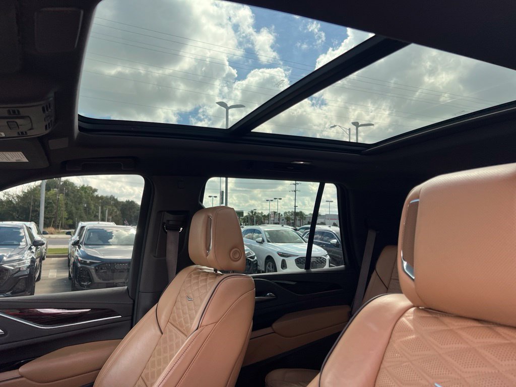 Used 2022 Cadillac Escalade Premium Luxury RWD image 10