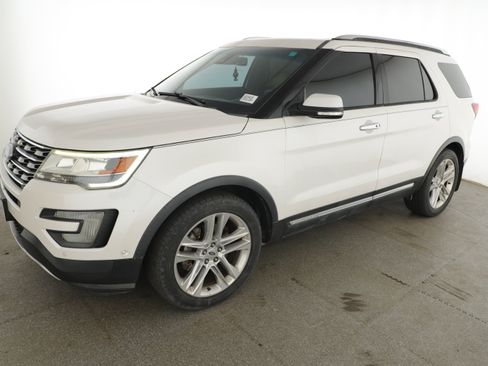 Used 2016 Ford Explorer Limited w/ Equipment Group 301A FWD image 8