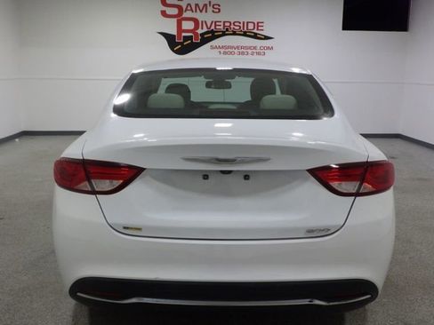 Used 2016 Chrysler 200 Limited image 4