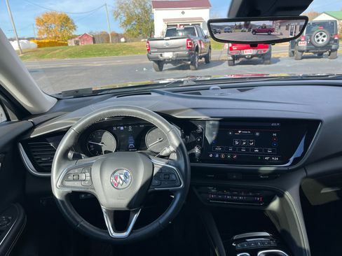 Used 2021 Buick Envision Avenir w/ Technology Package II image 14