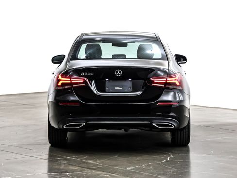 Used 2022 Mercedes-Benz A 220 image 3