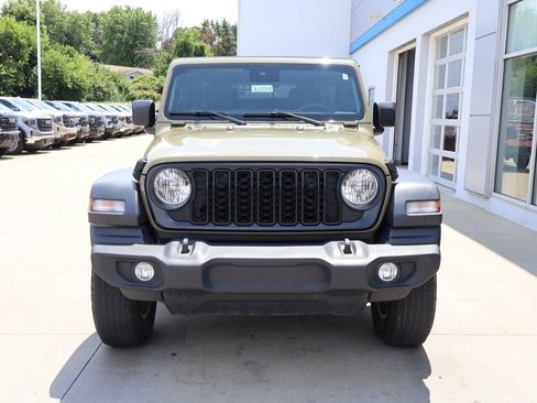Used 2025 Jeep Wrangler Unlimited Sport AWD/4WD image 5