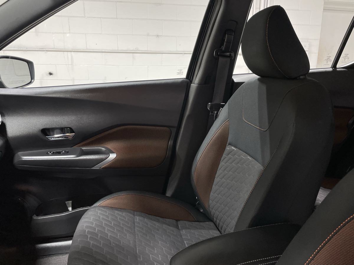 Used 2023 Nissan Kicks SR FWD image 14