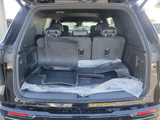 Used 2026 Chevrolet Traverse LT w/ Midnight/Sport Edition FWD image 20