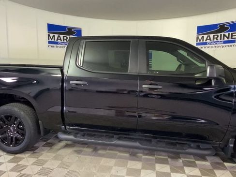 Used 2023 Chevrolet Silverado 1500 Custom AWD/4WD image 3