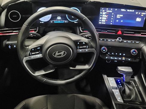 Used 2024 Hyundai Elantra SEL w/ Convenience Package image 22