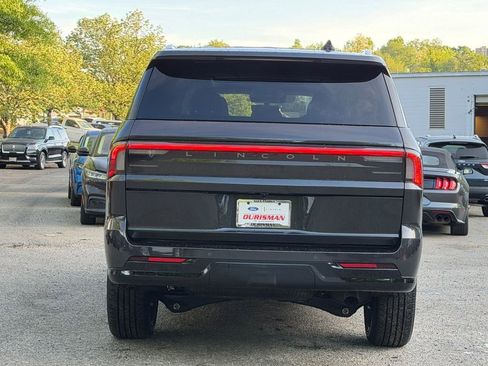 Certified 2025 Lincoln Navigator Reserve AWD/4WD image 6