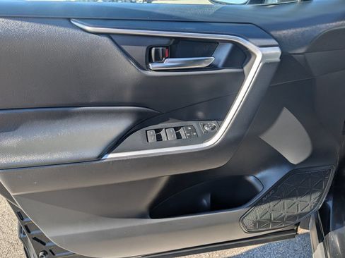 Used 2024 Toyota RAV4 XLE AWD/4WD image 15