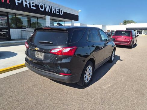 Used 2020 Chevrolet Equinox LS w/ LS Convenience Package FWD image 8